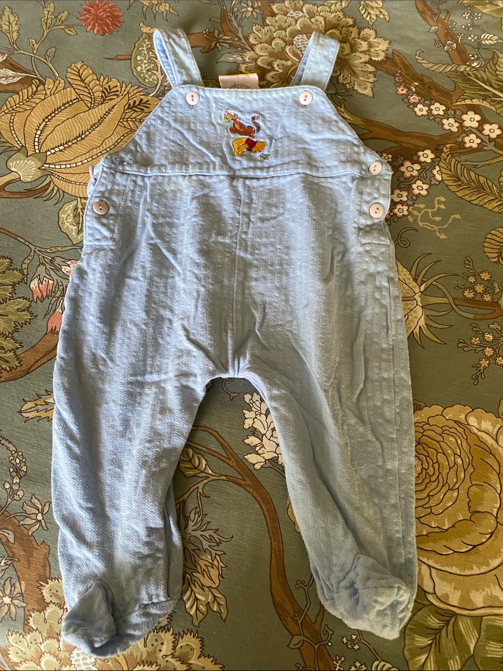 FOUR Matching Sets - Picture 9 of 15